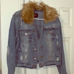Denim jacket with removable fur collar